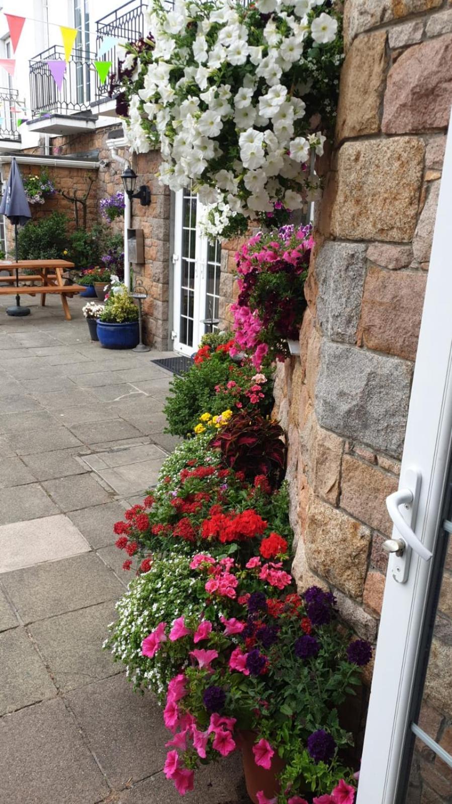 The Prince Of Wales Hotel St Ouen's Exterior photo