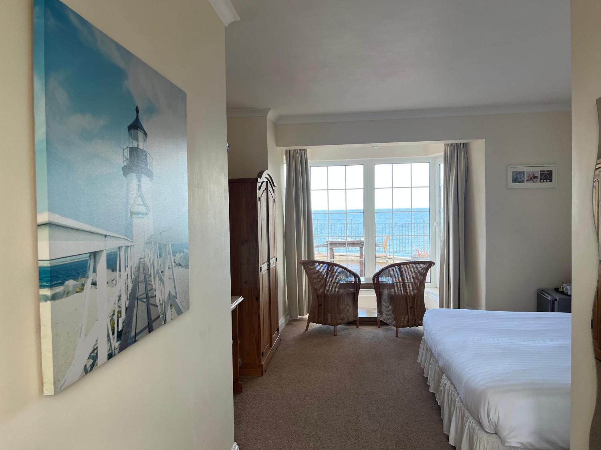 The Prince Of Wales Hotel St Ouen's Exterior photo